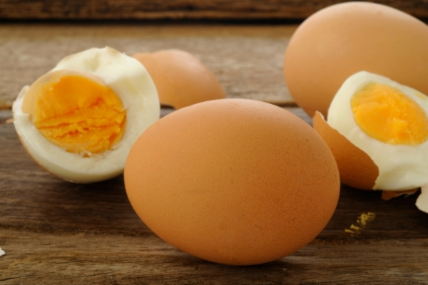 Trứng luộc chứa calo thấp + cảm giác no lâu