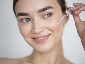 Chăm Sóc Da Khi Thường Xuyên Trang Điểmlamsao